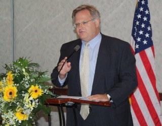 US Asst Sec for Refugees Eric Schwartz Colombo July 27 2009
