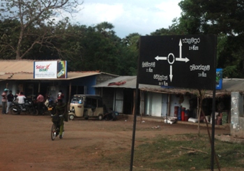 http://www.theweekendleader.com/admin/ckfinder/core/connector/upload/images/aug5-11-lanka%20signboard%20in%20sinhalaPuthukudiirrupu%20-%20oddusudan%20road%20indicating.jpg